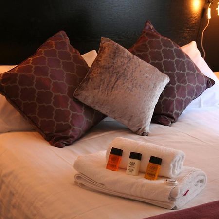 Hotel The Lady Elizabeth Sudbury  Esterno foto