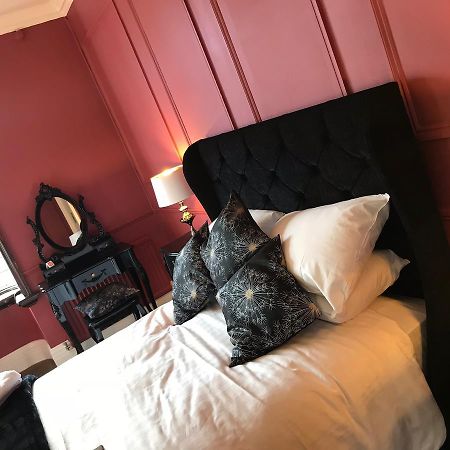 Hotel The Lady Elizabeth Sudbury  Esterno foto