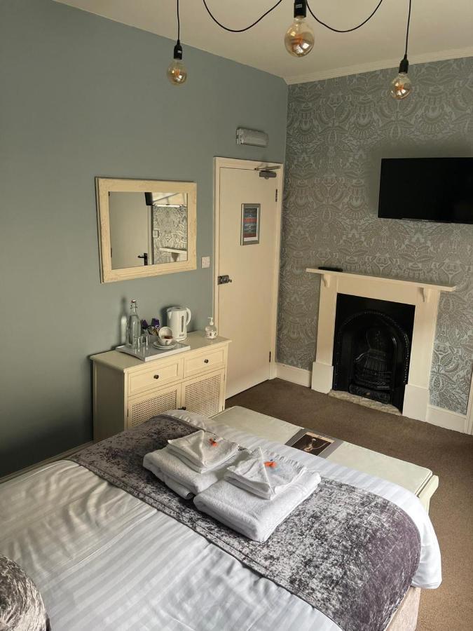 Hotel The Lady Elizabeth Sudbury  Esterno foto