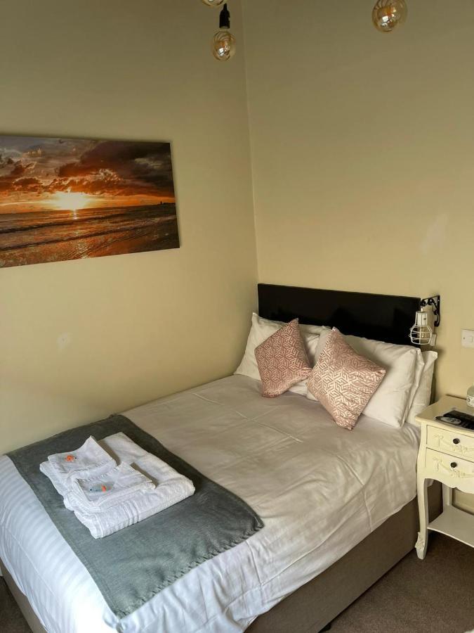 Hotel The Lady Elizabeth Sudbury  Esterno foto