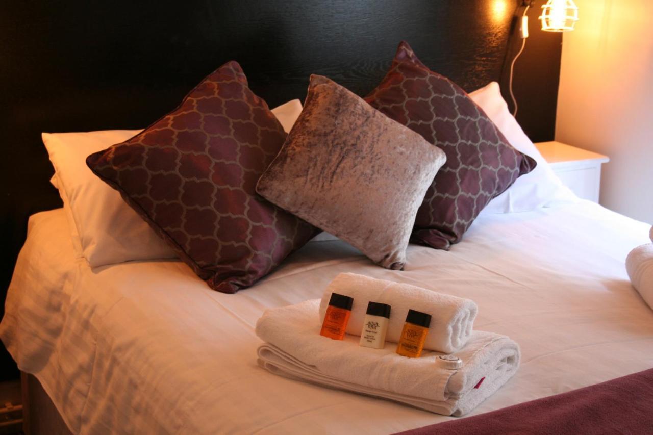 Hotel The Lady Elizabeth Sudbury  Esterno foto