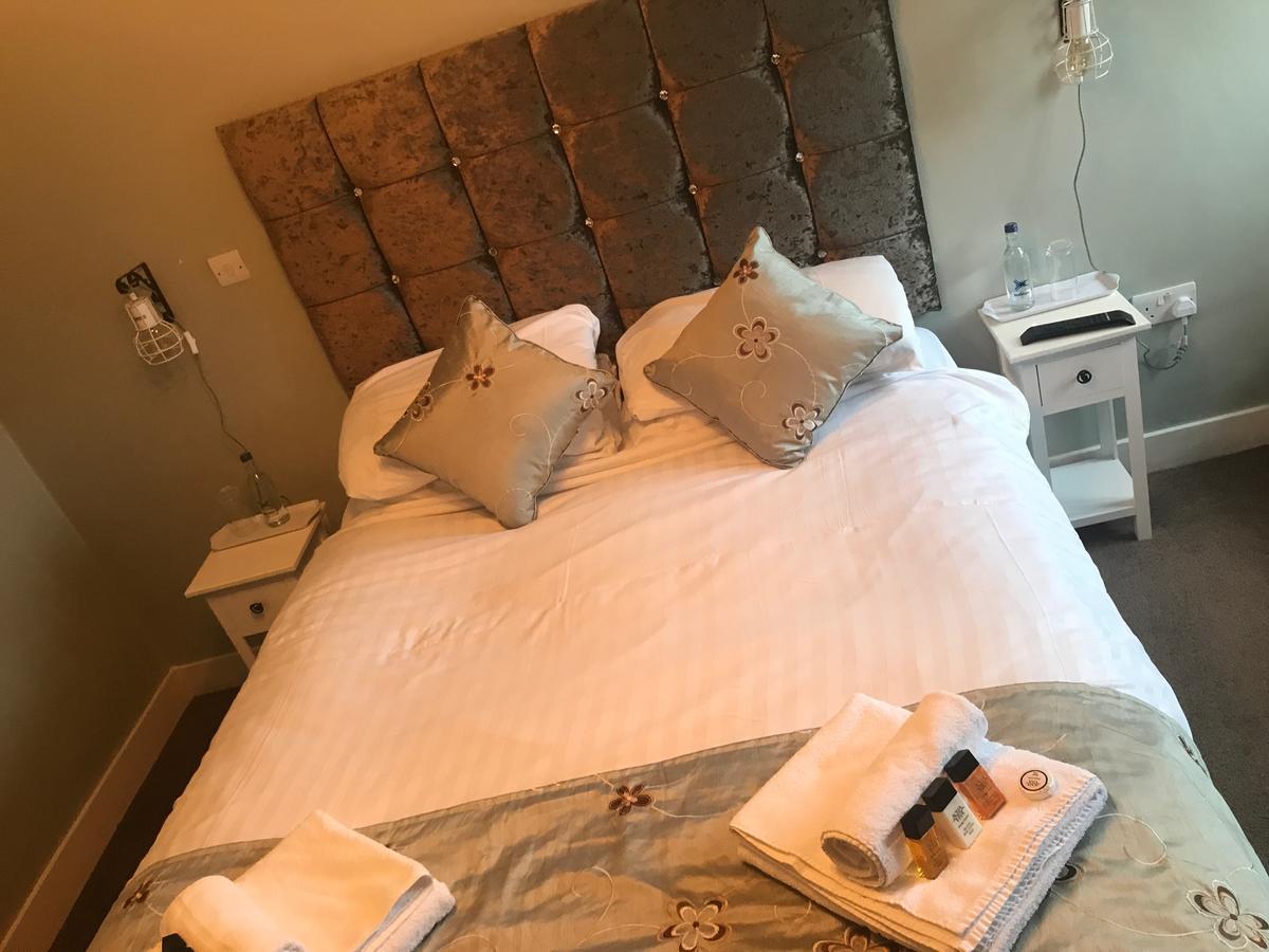 Hotel The Lady Elizabeth Sudbury  Esterno foto